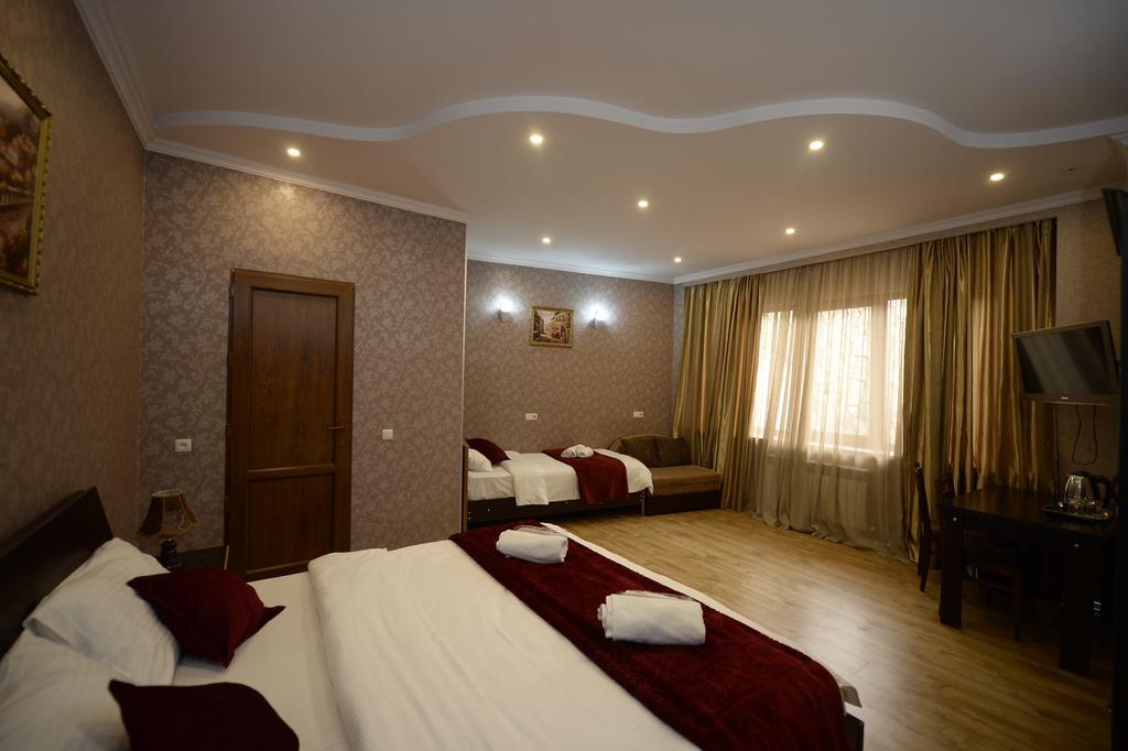 Begi Hotel Tbilisi Pokoj fotografie